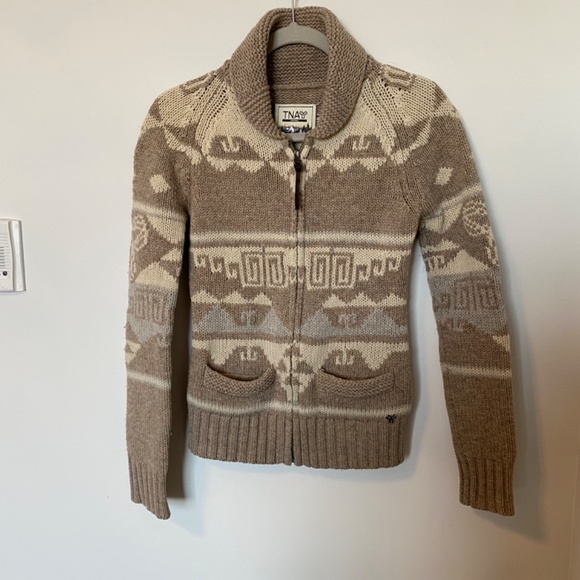 Aritzia TNA 100% Lambswool Cowichan Cardigan *Like Brand New, Small, - Picture 5 of 8